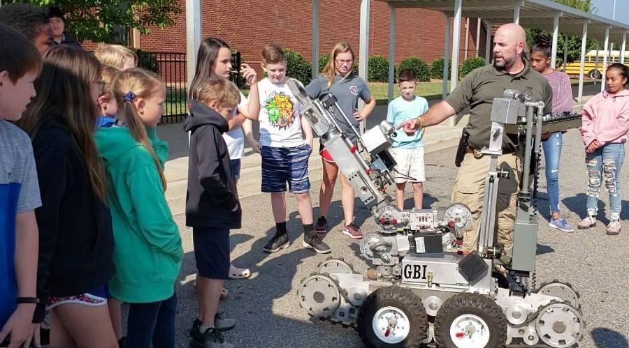 Sixth graders hear about law enforcement career
